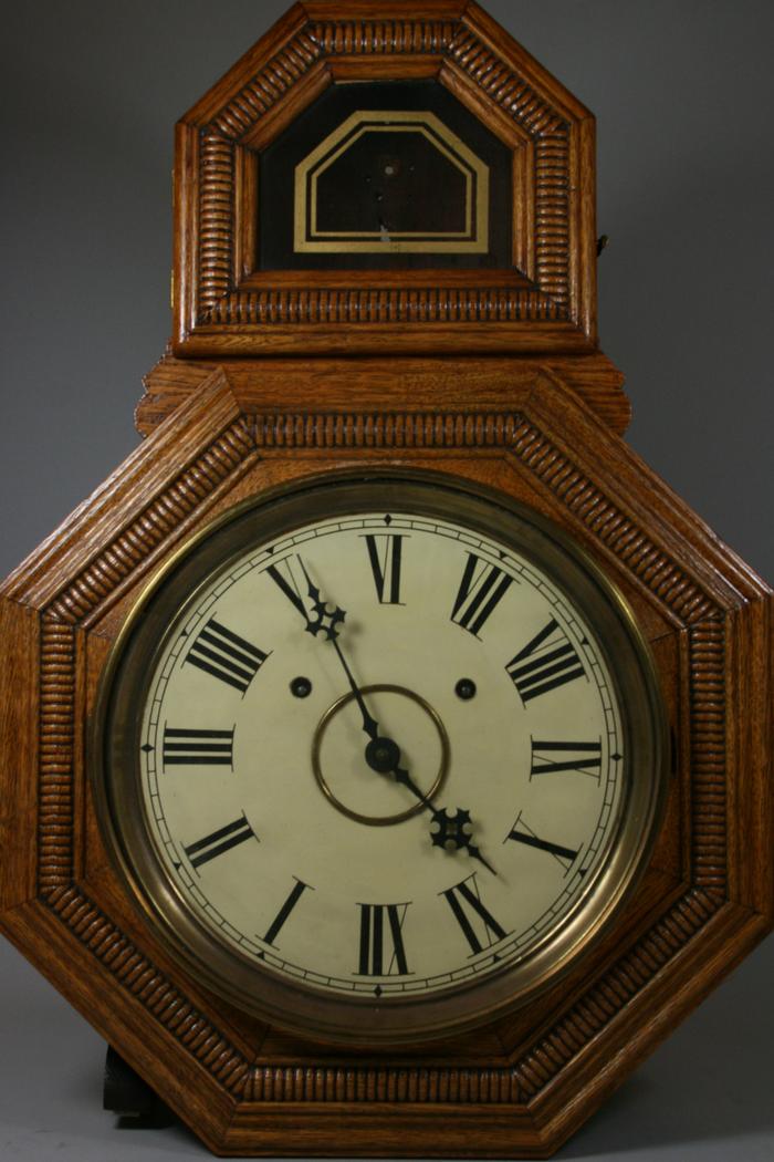 Clock, Wall (2010.001.122)